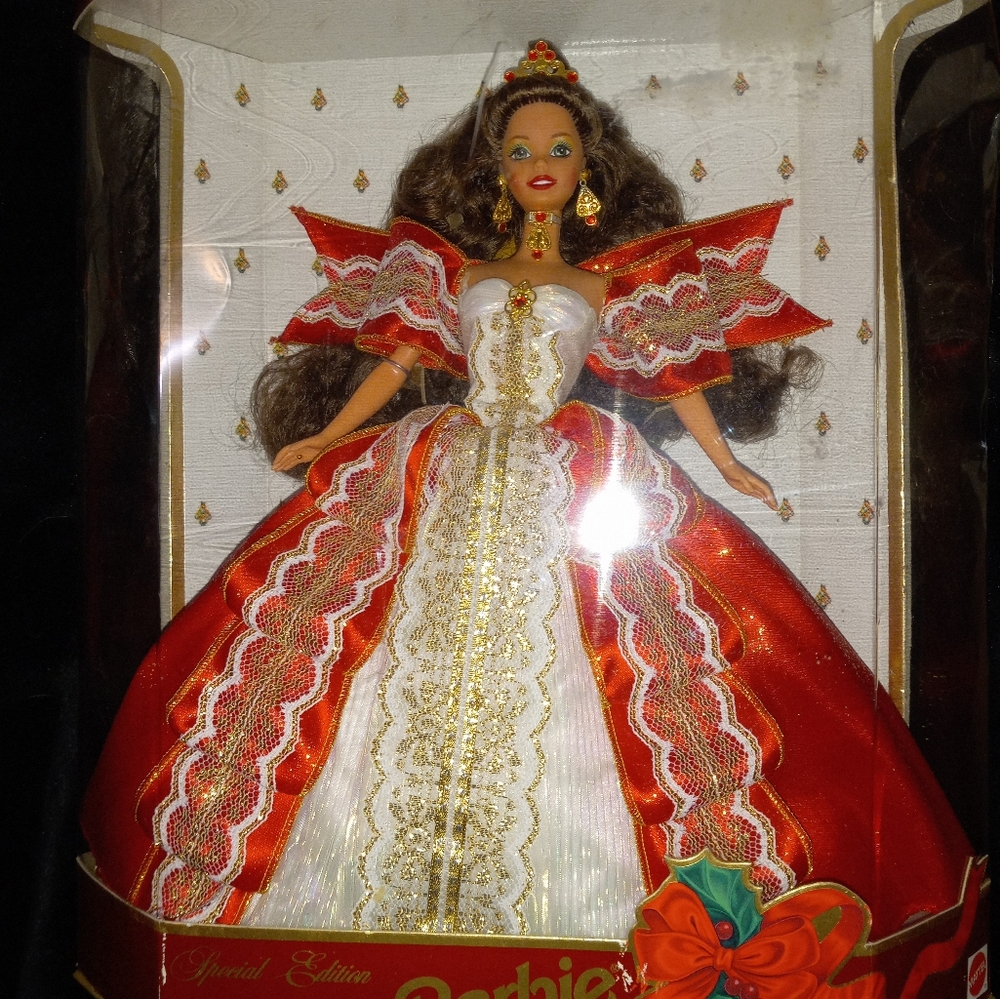 Green eyed holiday barbie.  1997.